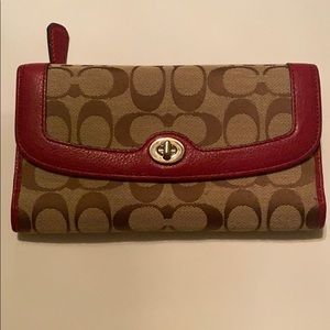 Coach Turnlock wallet